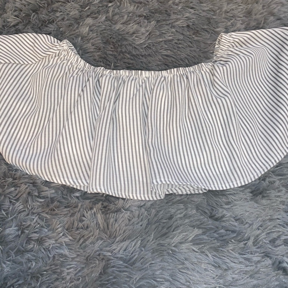 Windsor flutter crop top